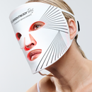 CurrentBody Skin LED Ansigtsmaske med Rødt Lysterapi: Serie 2