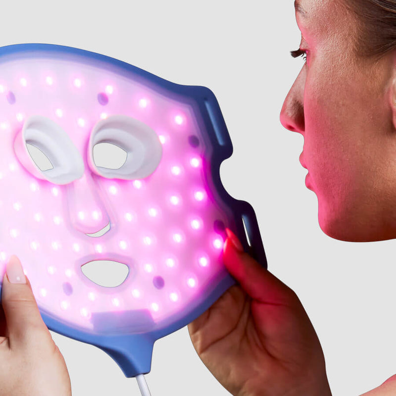 CurrentBody Skin LED Ansigtsmaske med Blåt Lysterapi: Serie 2