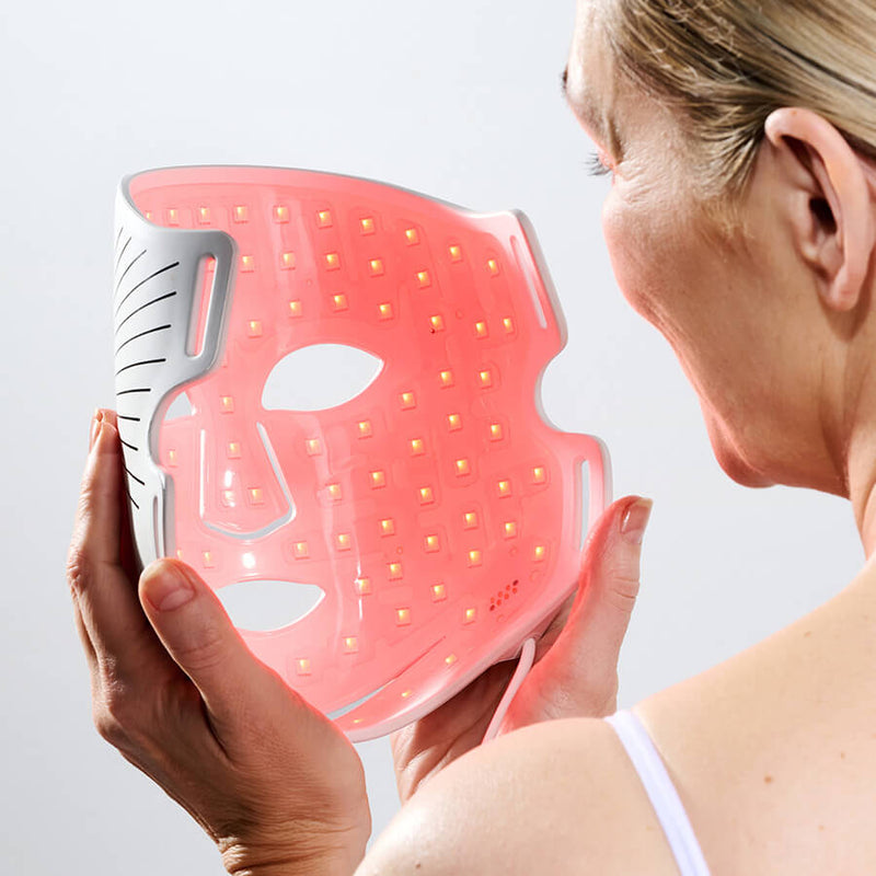 CurrentBody Skin LED Ansigtsmaske med Rødt Lysterapi: Serie 2