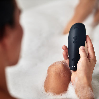 De 2 kontrolknapper på Womanizer CLASSIC 2 